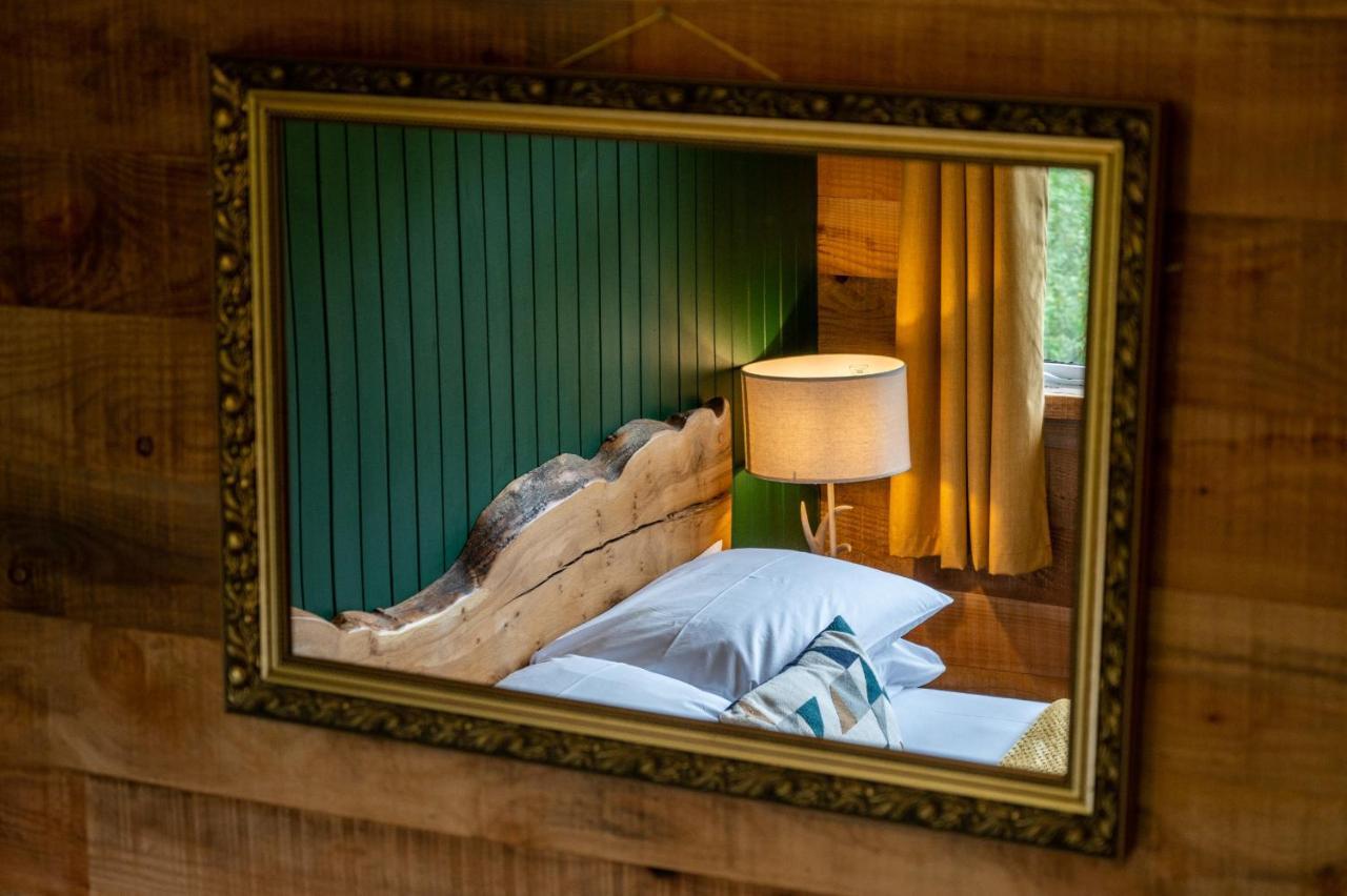 Ancarraig Lodges Drumnadrochit Buitenkant foto
