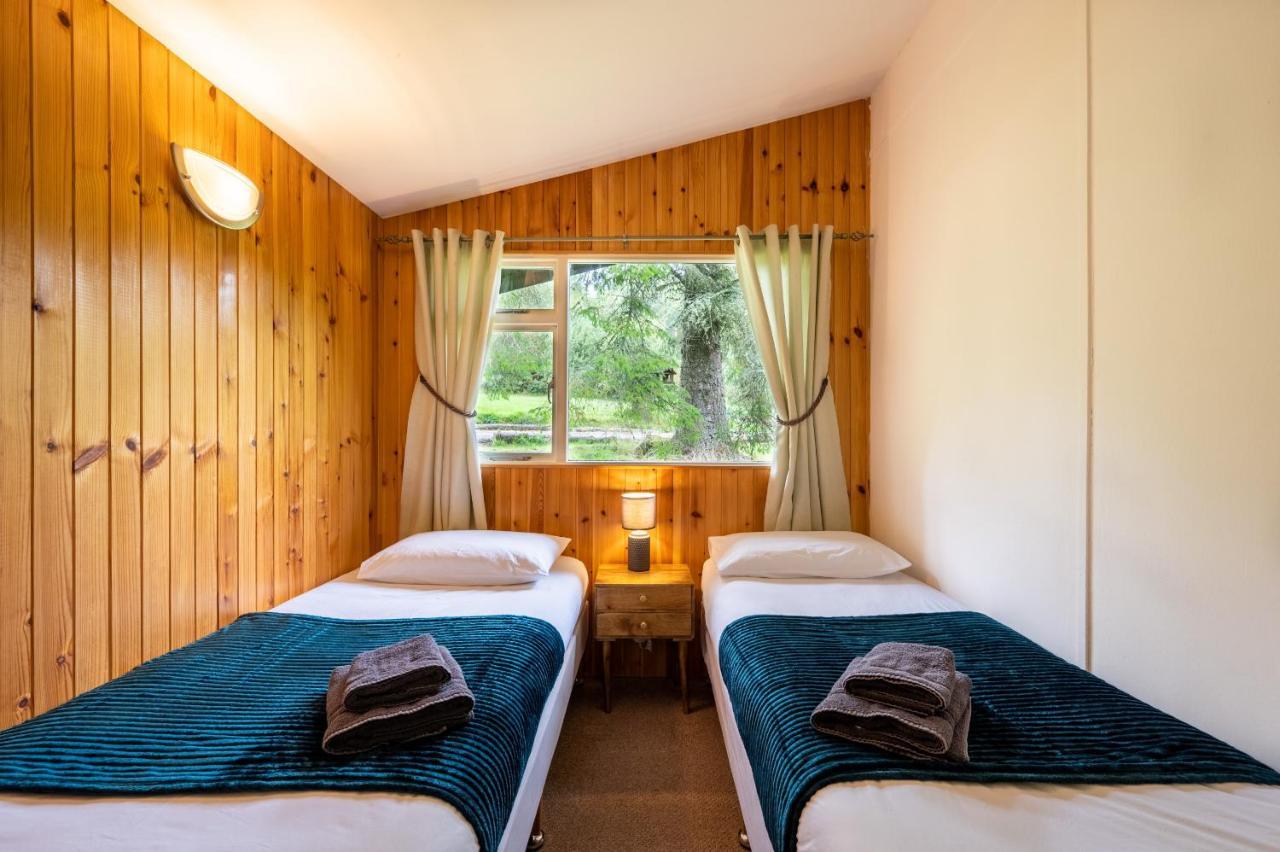Ancarraig Lodges Drumnadrochit Buitenkant foto